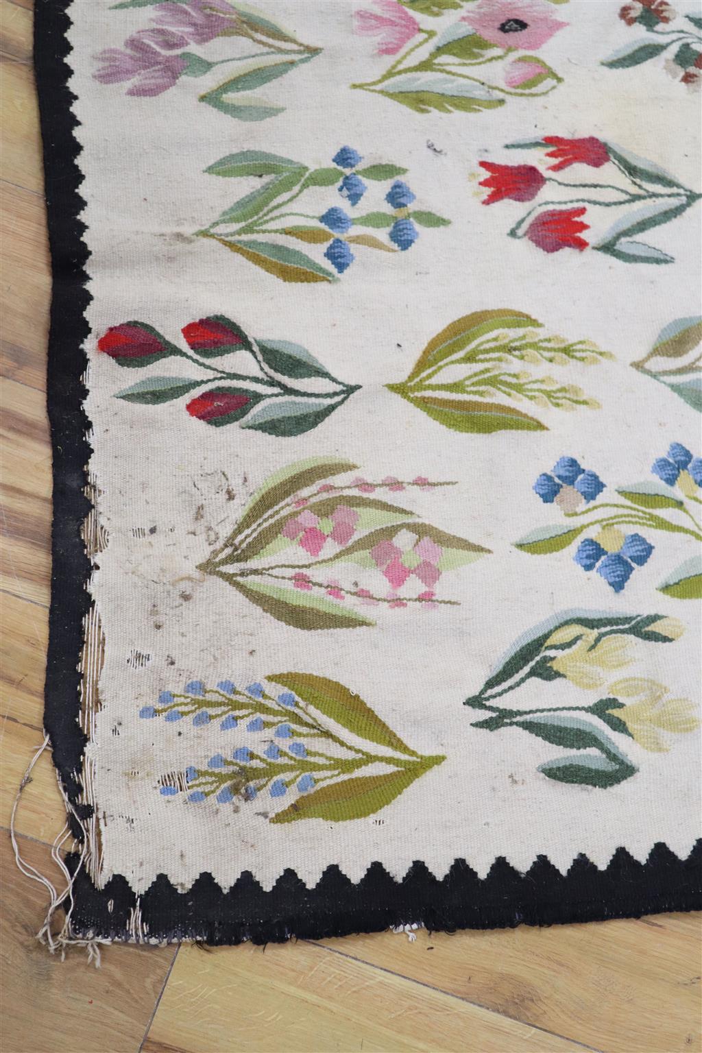 A flat weave kelim rug, 100 x 177cm